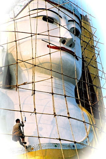 myanmar buddha eingerüstet myanmar buddha eingerüstet