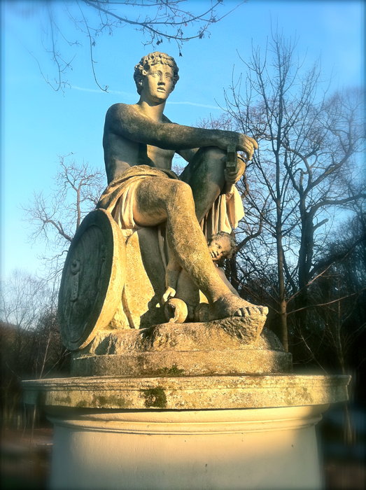 Statue im Hernalser Schwarzenbergpark