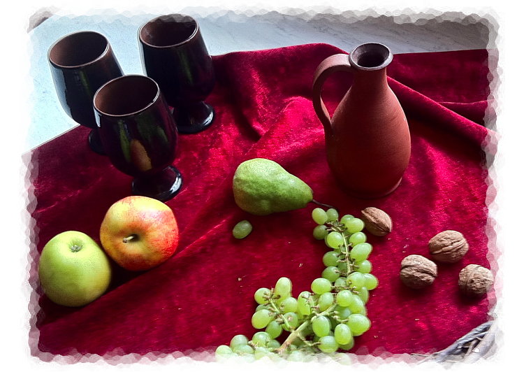 Trauben, Krug und Becher